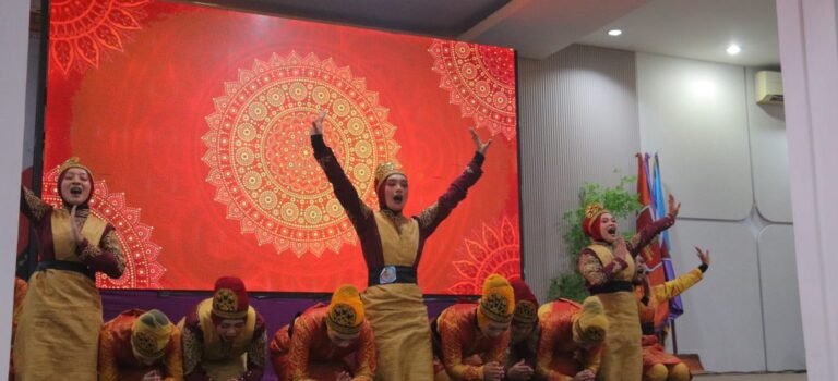 Semarak Dies Natalis ke-XI, UUI Gelar Lomba Tari Tradisional Ratoeh Jaroe dan Rapai Geleng