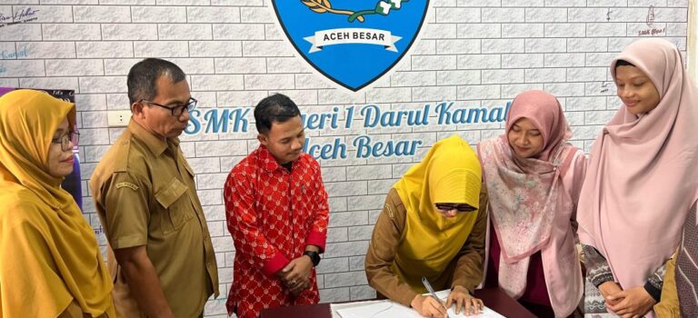 Prodi Pendidikan ilmu Komputer UUI dan SMK Negeri 1 Darul Kamal Teken MoU, Perkuat Kolaborasi Pendidikan